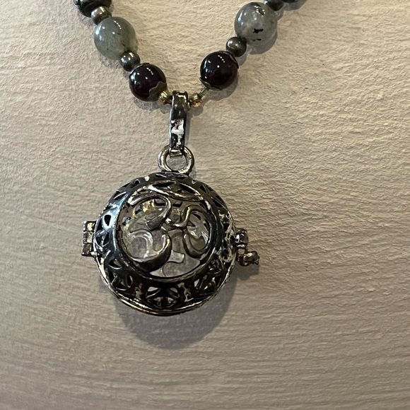 108 Bead Mala Necklace - Sunstone/Garnet/Labradorite - Picture 4 of 5